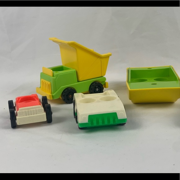 Lot of 7 Vintage Fisher-Price Little People vehicles - Picture 4 of 8